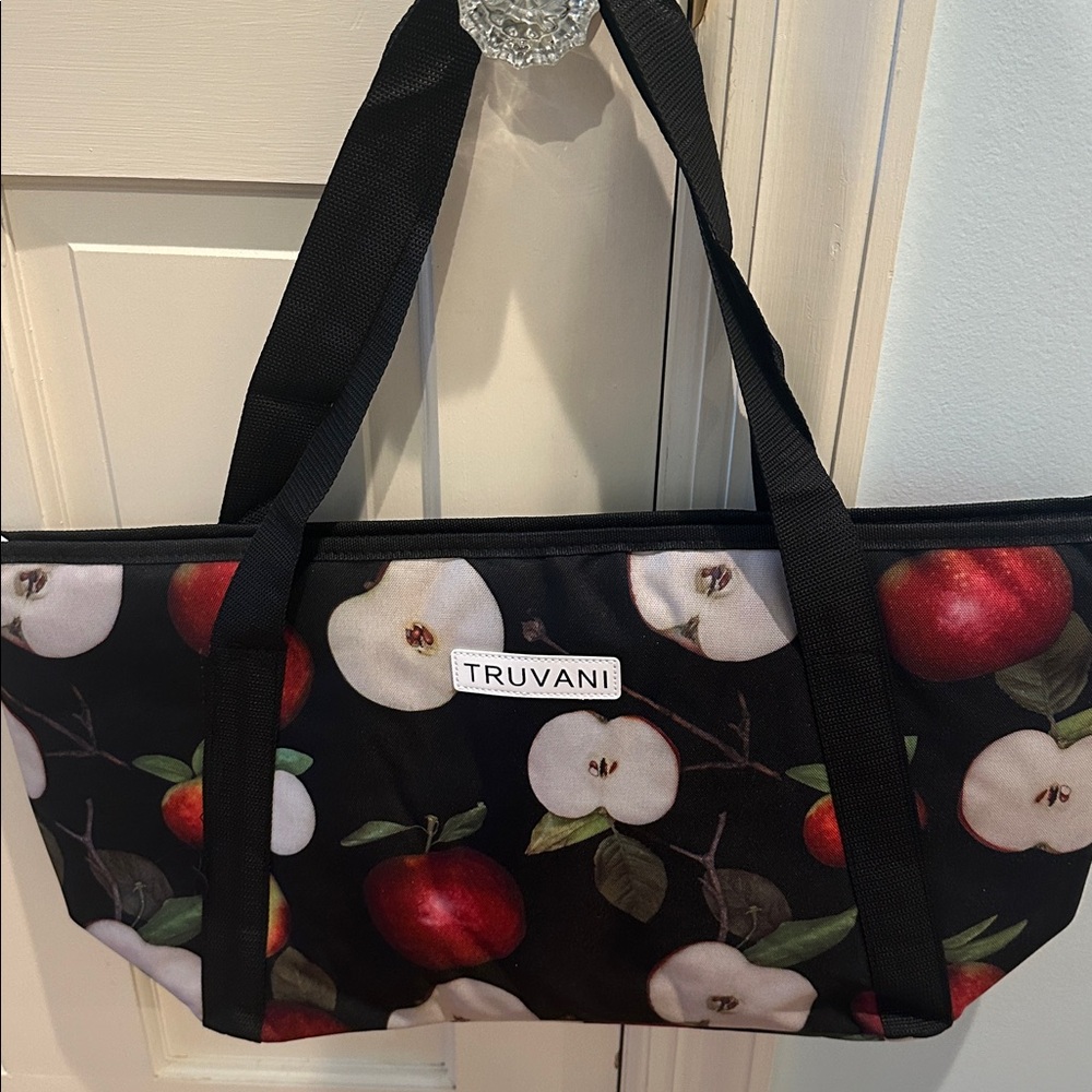 Truvani 2023 BLACK APPLES Grocery Insulated Tote Bag  (aka The Food Babe)